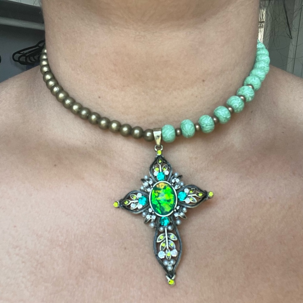 Elegant Green and Gold Cross Pendant Necklace